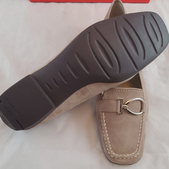 Gorgeous Anne Klein Akburt Flats - Picture 3 of 8